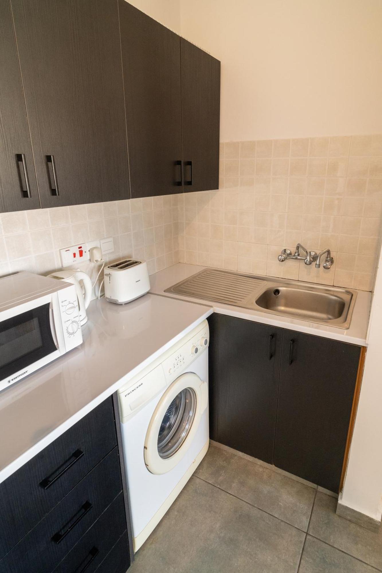 Blu Mackenzie 1 Bdr Flat With Pool Apartment Ларнака Екстериор снимка